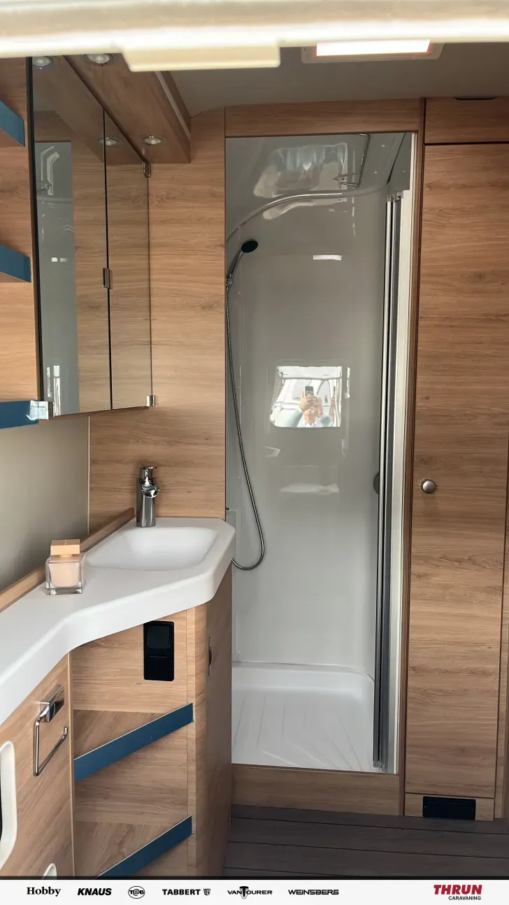 Toilette Knaus Südwind 650 PXB Black Selection *2027*DuoControl
