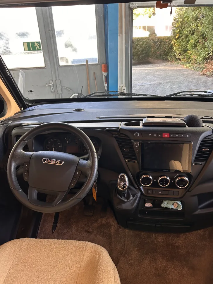 Fahrzeugbild Laika Kreos 8009 #6
