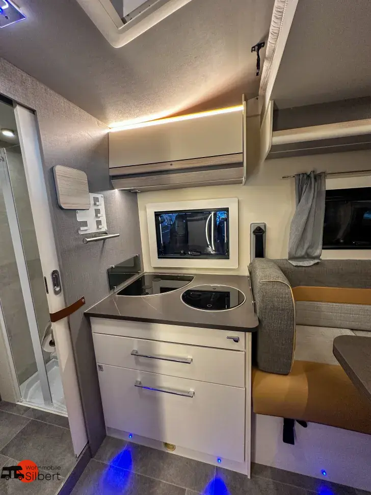 Fahrzeugbild Ahorn Camp Camp T 640 Plus - SAT*Markise*Kamera*FaceToFac #13