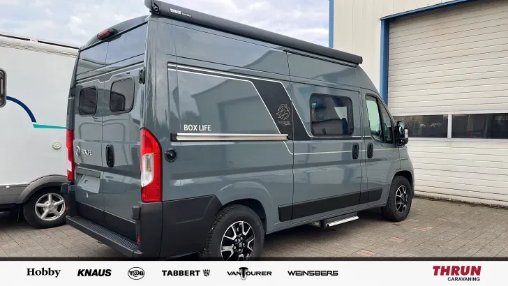 Schräg Hinten Knaus BoxLife 540 MQ Platinum Selection *2026*Markise*Rahmenfenster*