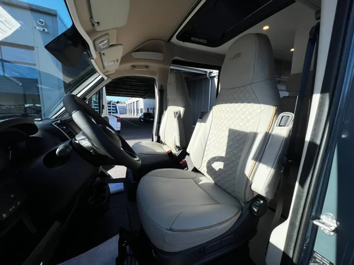Fahrzeugbild Bürstner BÜRSTNER B66 600C AT8G+Aufstelldach+Combi6DE+ #13