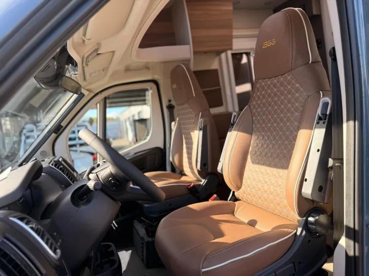 Fahrzeugbild Bürstner TD 690 B66 AT+Leder+Combi 6DE+Sunroof+Kamera+ #10