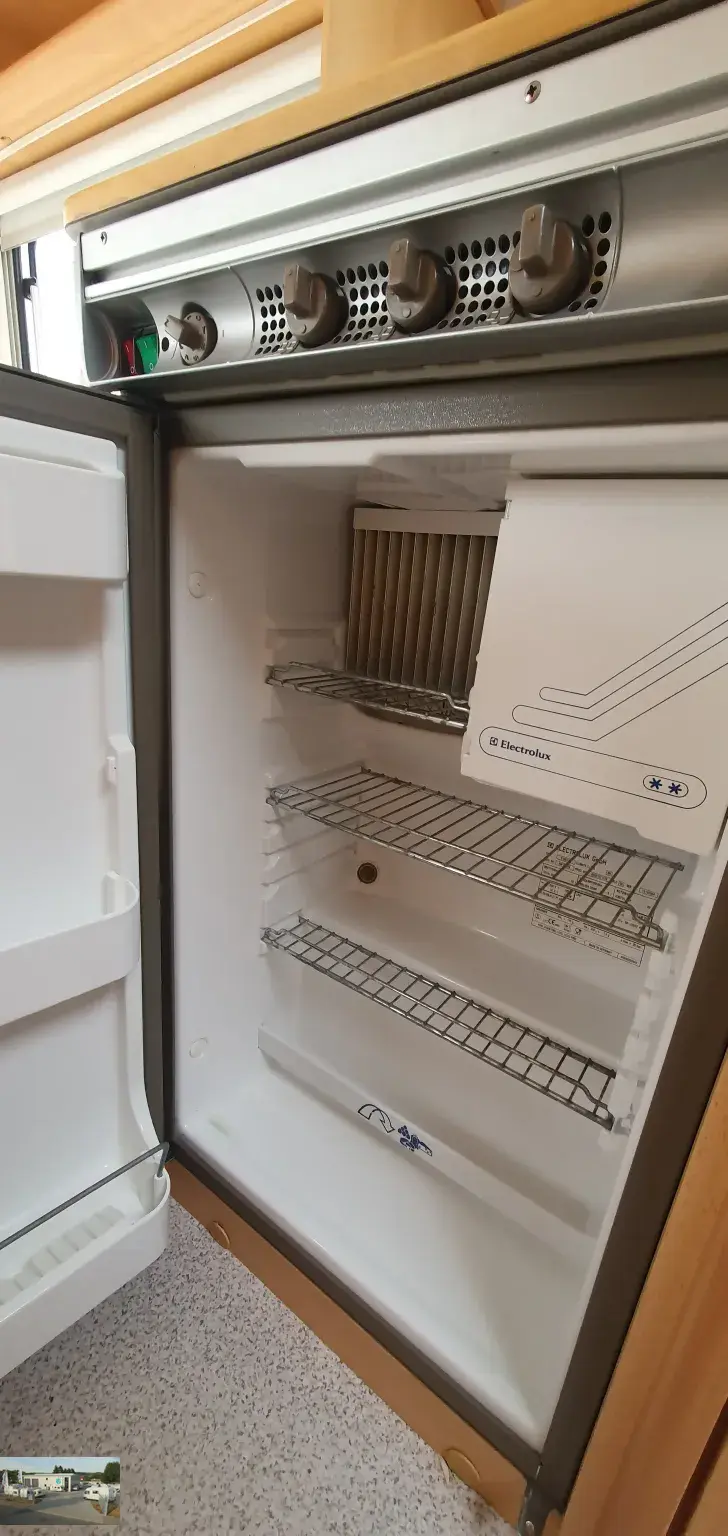 Fahrzeugbild Knaus Südwind 400 TS Nr. 111 - Doppelb., Sitzgr. #12