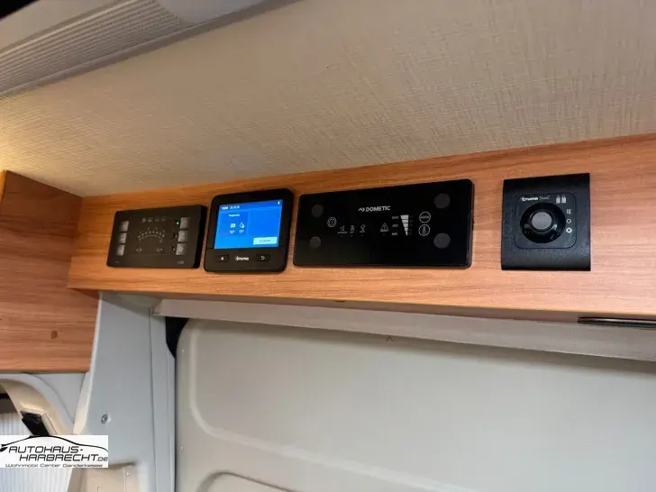 Fahrzeugbild Pössl Summit 600 Plus-Solar-MaxxFan-DAB-Clesana-Minnid #32