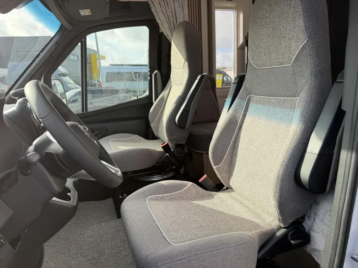 Fahrzeugbild Malibu T 470 RB LE K comfort Mercedes #10