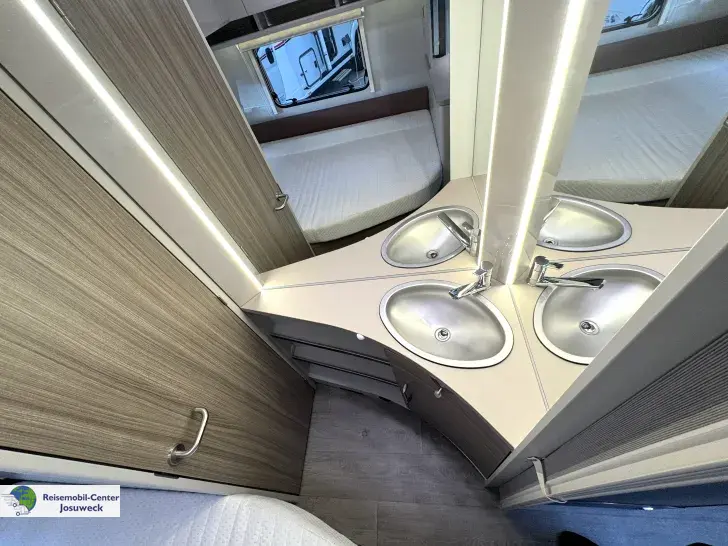 Fahrzeugbild Bürstner Averso HL 520 TK Etagenbetten, Mover, Klima #19