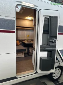 Fahrzeugbild Hobby De Luxe 460 SFf Modell 2027 #5