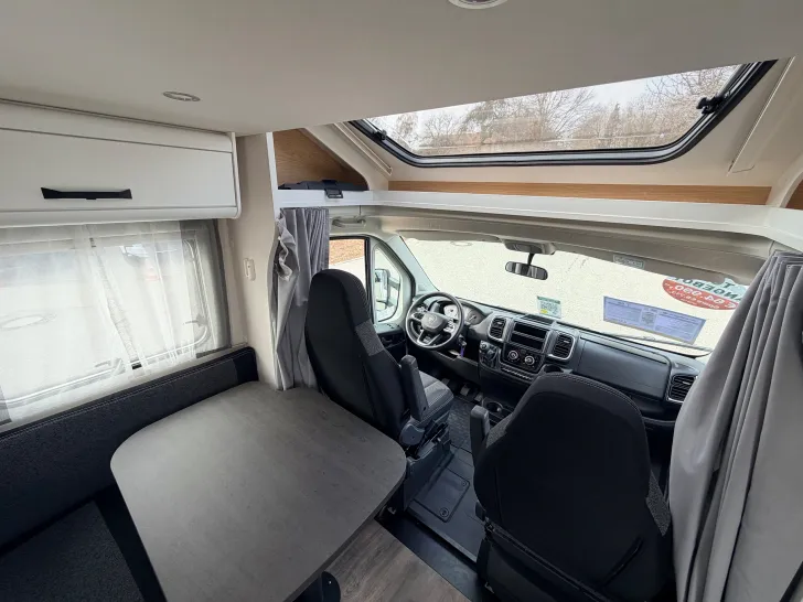 Fahrzeugbild Sunlight TEILINTEGRIERT T68 #25