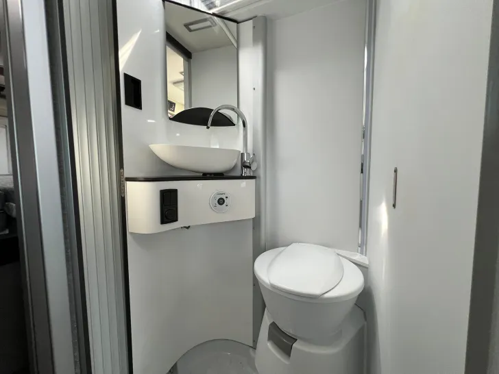 Fahrzeugbild Pössl H-Line Summit Shine 600 L #44