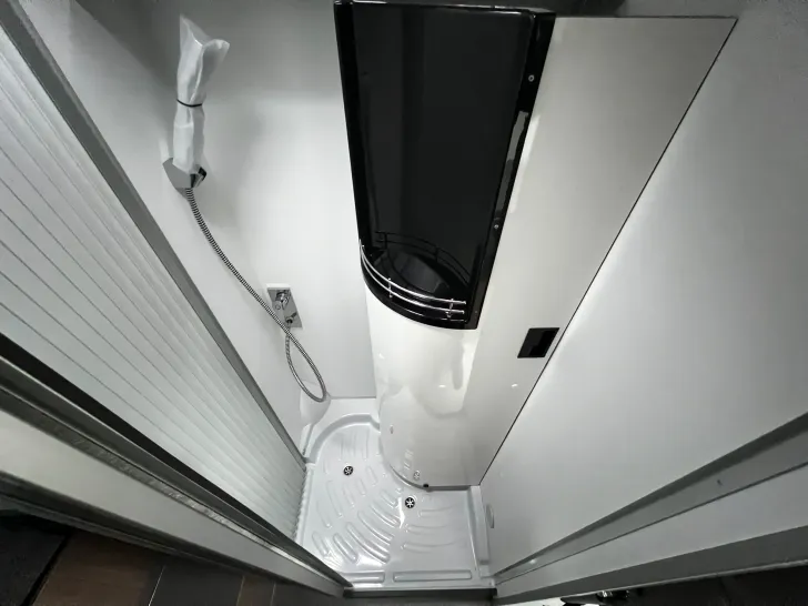 Fahrzeugbild Pössl H-Line Summit Shine 600 L Elegance #49