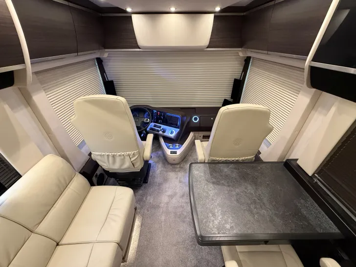 Fahrzeugbild Concorde LINER 1090 GI * Plattform, Lithium, Bar * #14