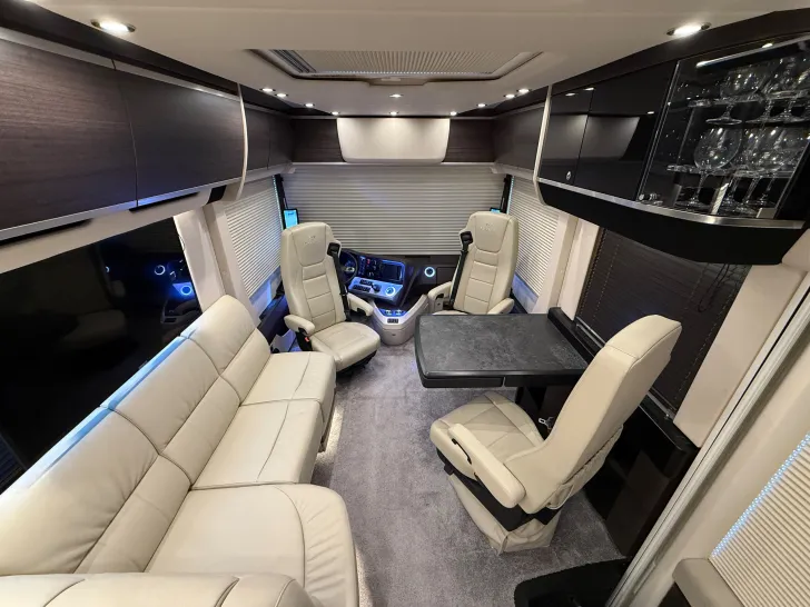 Fahrzeugbild Concorde LINER 1090 GI * Plattform, Lithium, Bar * #22