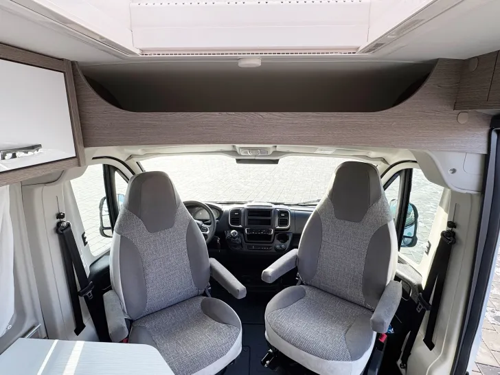 Fahrzeugbild Pössl D-Line 2Win R S Plus #28