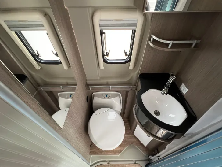 Fahrzeugbild Pössl D-Line 2Win R Plus #44