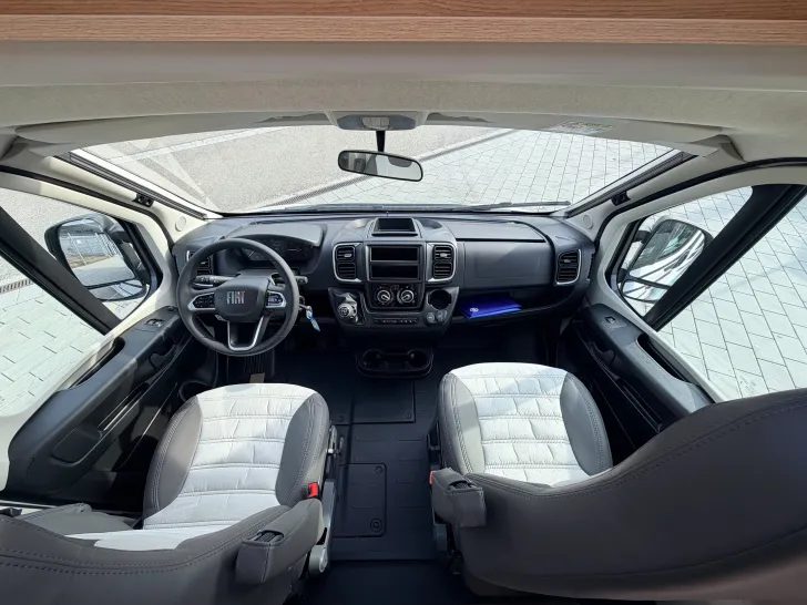 Fahrzeugbild Sunlight VAN ADVENTURE ED V 60 * 7.332,- sparen! * #32