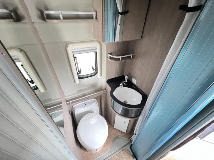Fahrzeugbild Pössl D-Line 2Win R Plus #44