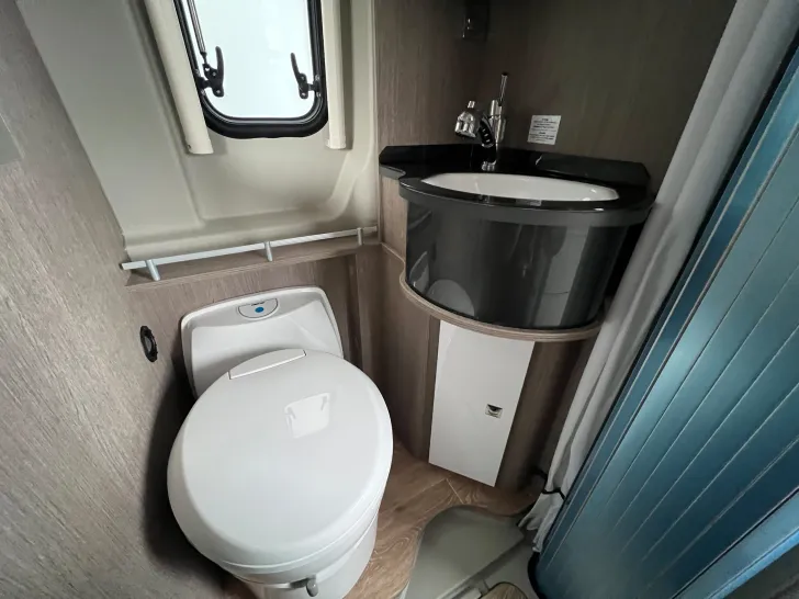 Fahrzeugbild Pössl D-Line 2Win R Plus #47