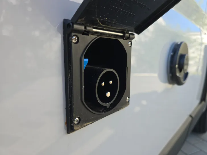Fahrzeugbild Pössl D-Line 2Win R Plus #9