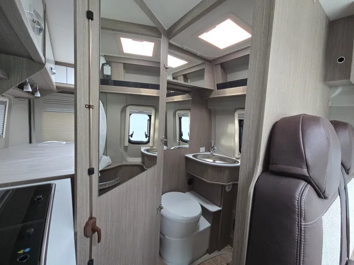 Fahrzeugbild Pössl D-Line 2Win S Plus #45