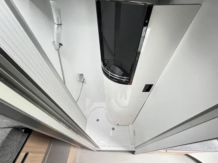Fahrzeugbild Pössl H-Line Summit 600 L #49