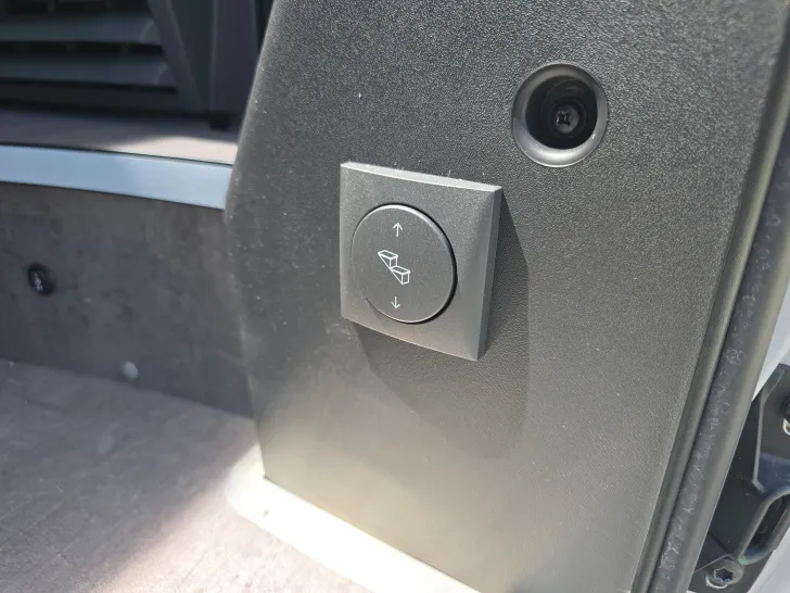 Fahrzeugbild Pössl D-Line Trenta 540 R #25