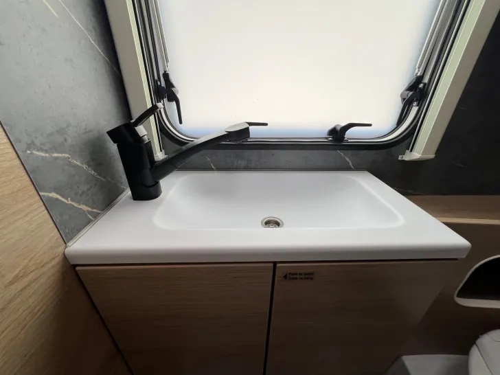Fahrzeugbild Weinsberg CaraOne 420 QD #38