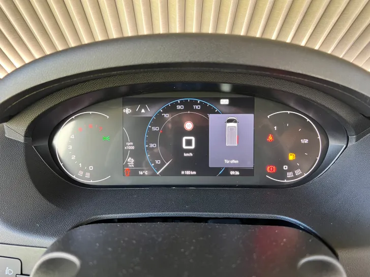 Fahrzeugbild Pössl D-Line Roadstar 600 L #29
