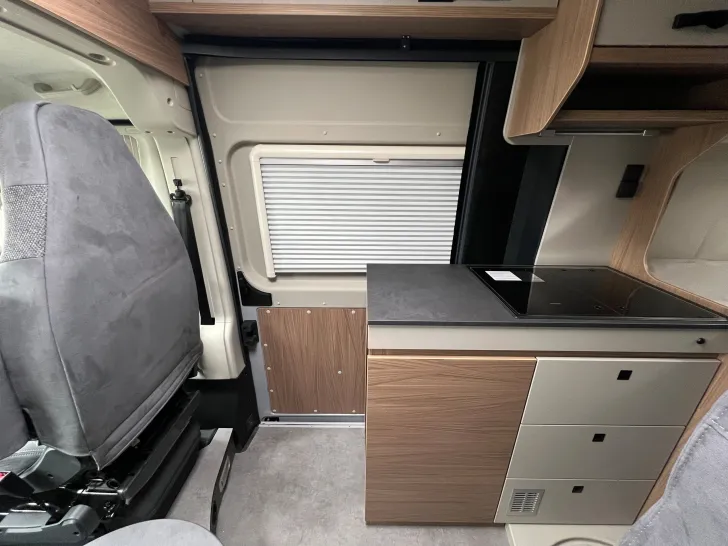 Fahrzeugbild Pössl D-Line Roadstar 600 L #35