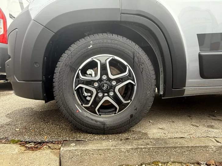 Fahrzeugbild Pössl D-Line Trenta 640 #6