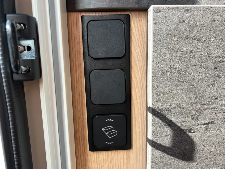 Fahrzeugbild Sunlight VAN ADVENTURE ED V 67 S #18