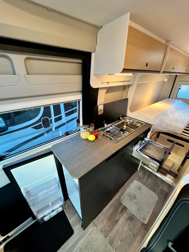 Fahrzeugbild Sunlight Camper Van CLIFF 640 Root *Parksensoren+16"Alu+Markise #13