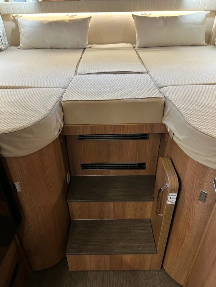 Fahrzeugbild Carthago c-tourer I  143 LE #25