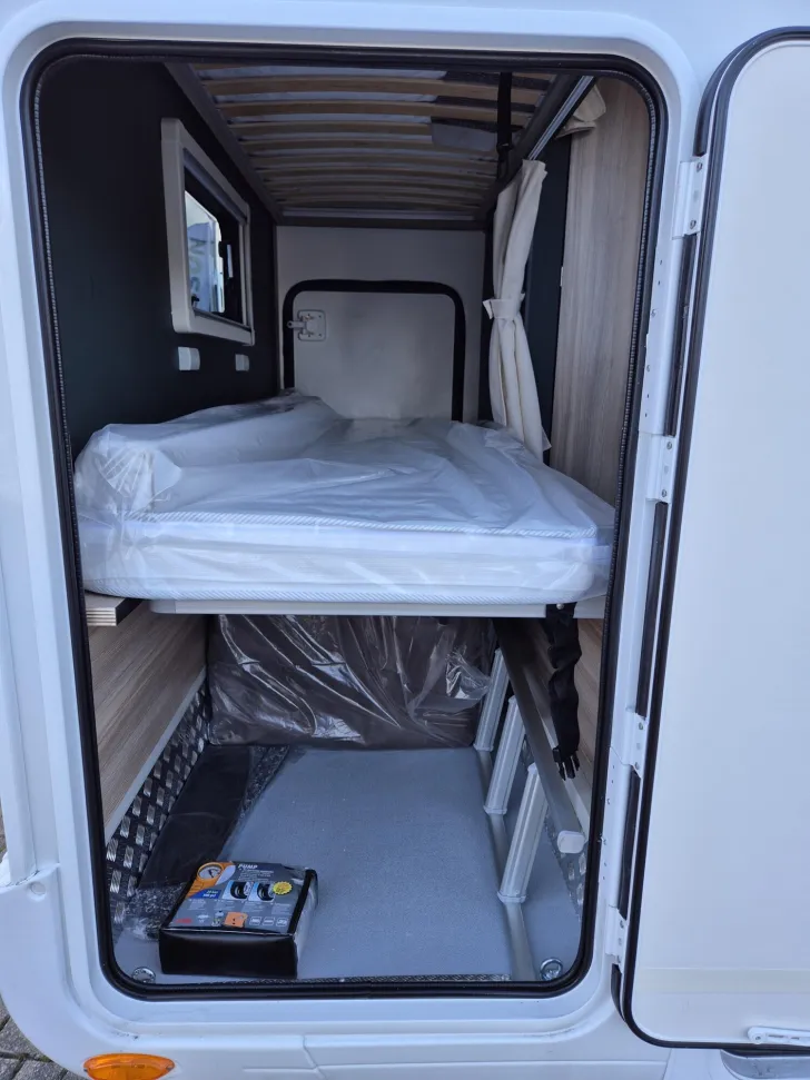 Fahrzeugbild Rimor Kilig 9 6 Gurtplätze/3500kg/Automatik/Solar #8