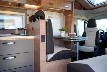 Fahrzeugbild Weinsberg CaraSuite EDITION SPICY 650 MF Hubbett | Automatik | 5 Plätze #6