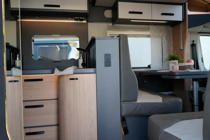 Fahrzeugbild Knaus L!VE WAVE 650 MF Platinum Selection Navi|RFK|Radträger|Markise #6