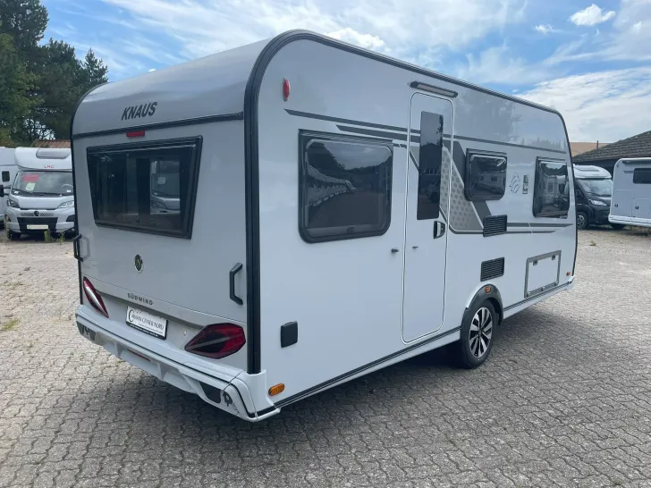 Fahrzeugbild Knaus Südwind 460 EU Black Selection +ABVERKAUF+ #3